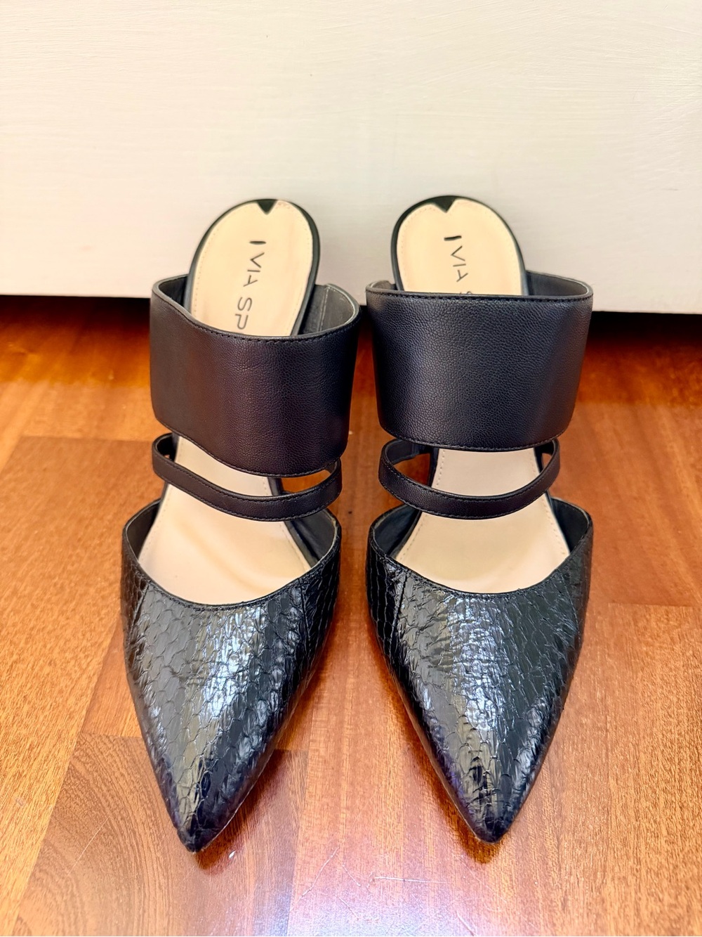 Via Spiga Shoes | Via Spiga Black Leather Snake Mules Heels Size 8M